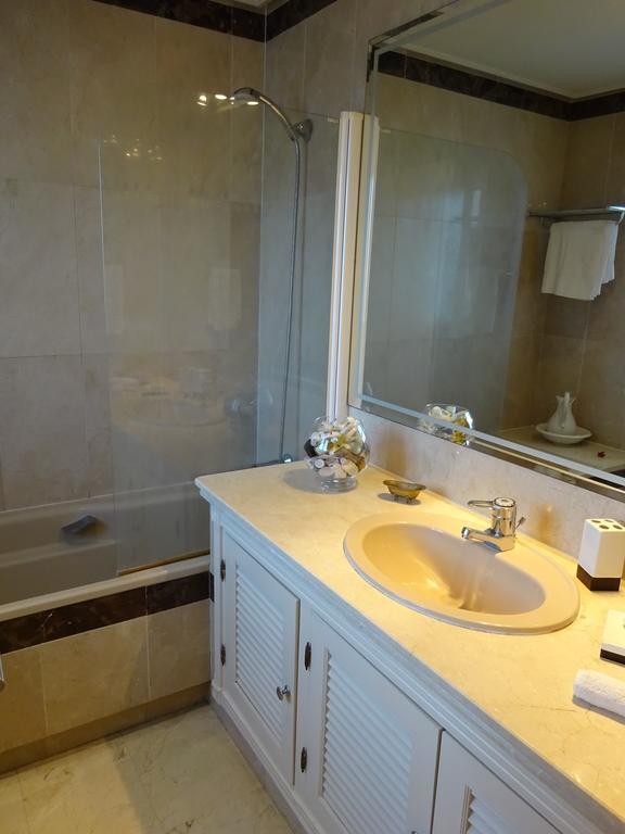 Dominion Apartments Estepona Bagian luar foto